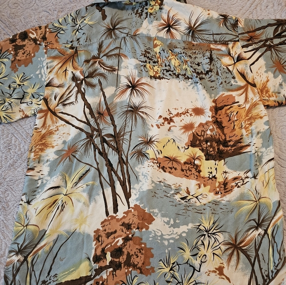 Everest Collection Tropical Beach Hawaiian Shirt - Picture 6 of 7
